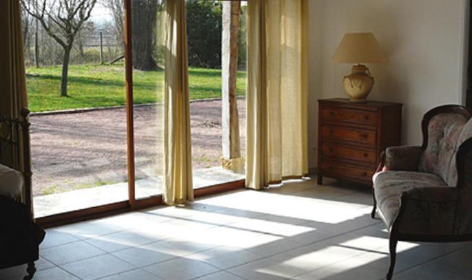 La Ferme Aux Biches Bed & Breakfast Commelle-Vernay Exterior photo