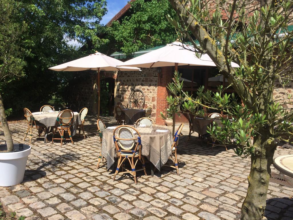 La Ferme Aux Biches Bed & Breakfast Commelle-Vernay Exterior photo