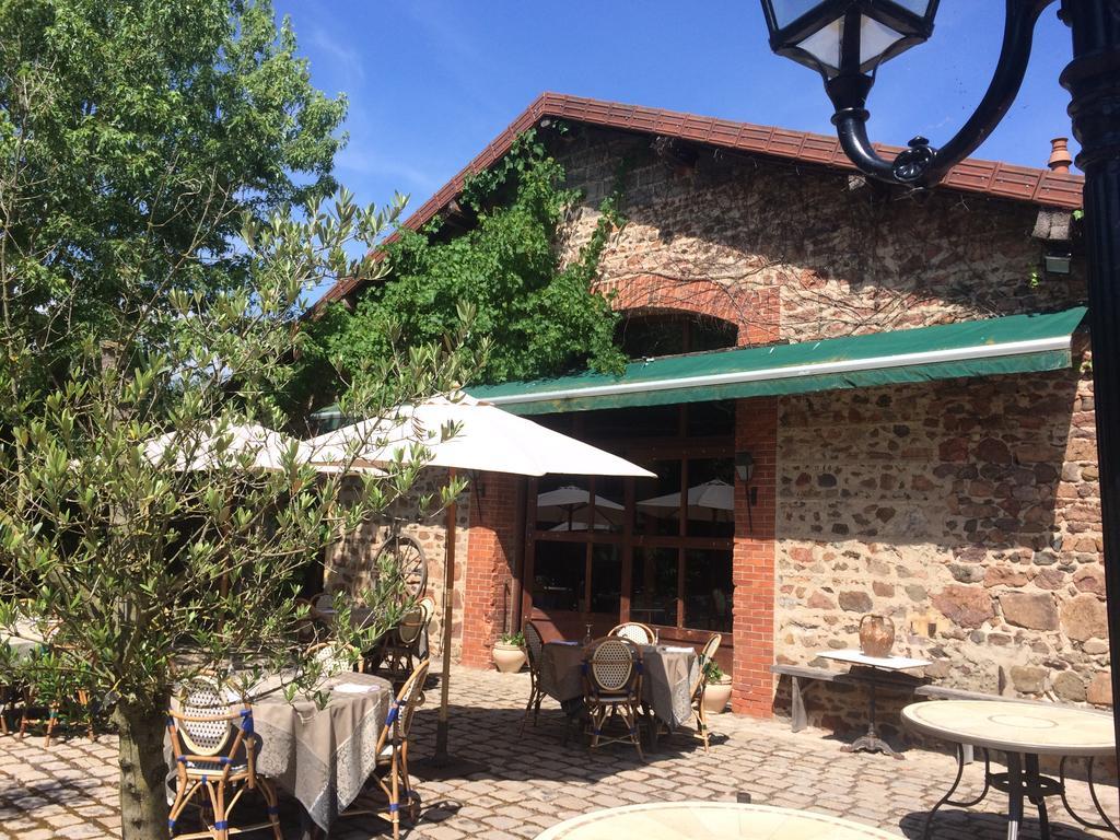 La Ferme Aux Biches Bed & Breakfast Commelle-Vernay Exterior photo