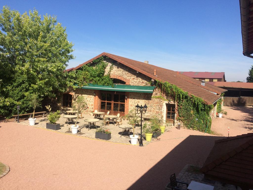 La Ferme Aux Biches Bed & Breakfast Commelle-Vernay Exterior photo